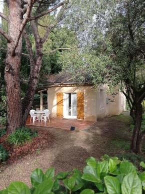 Petite maison dans un écrin de verdure